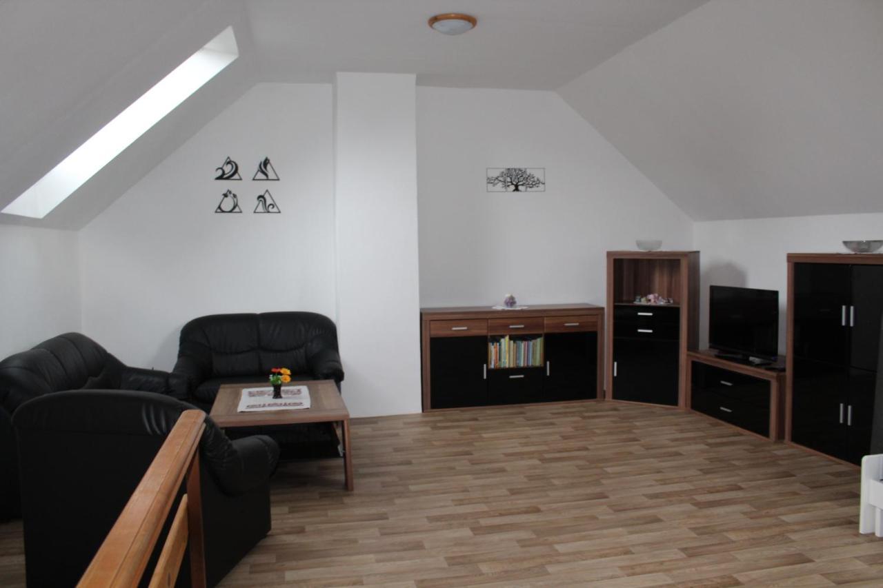 Apartman Rapotin, Jesenicka 296, 3Km Od Termalniho Parku Velke Losiny Bagian luar foto