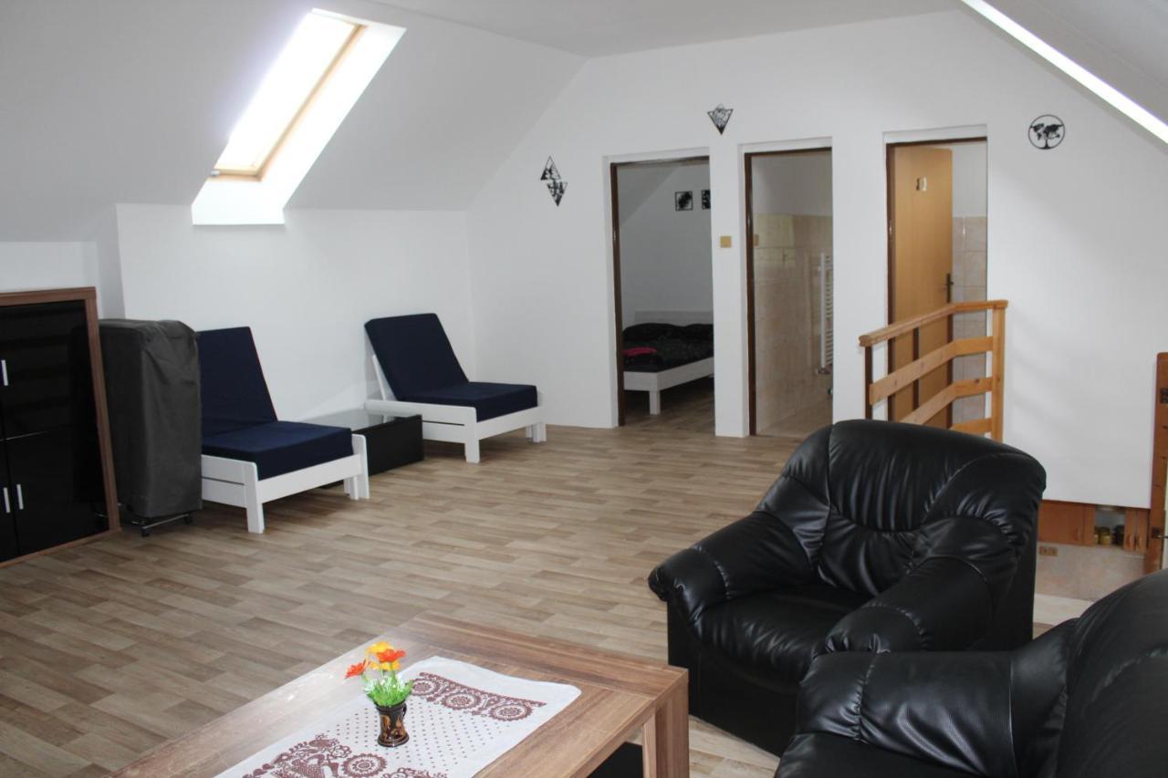 Apartman Rapotin, Jesenicka 296, 3Km Od Termalniho Parku Velke Losiny Bagian luar foto